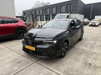 Vaurioauto  passenger cars Opel Astra Sports Tourer 1.6 Hybrid Level2 PHEV 2023/10