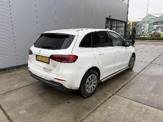 Mercedes B-klasse 200 d AUTOMAAT -CAMERA-PDC-NAVI picture 5