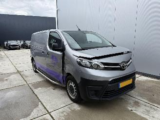 damaged passenger cars Toyota ProAce Extra Range Navigator 2020-edition-100 kW NAVI-PDC -ACTIERADIUS 424 KM 2021/9