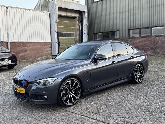 damaged passenger cars BMW 3-serie 330e M-Pakket Centennial High Executive Geen Schade! 2016/12