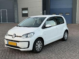 uszkodzony samochody osobowe Volkswagen Up! 1.0 BMT Move Up! NAP Nederlandse Auto 2017/4