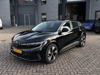 Damaged car Renault Mégane E-Tech EV60 Optimum Charge Bussines Ed Evolution 2024/3