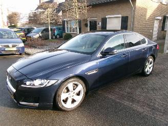 Damaged car Jaguar XF 2.0 D R-SPORT AWD 2017/5