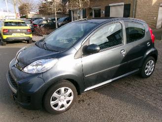 Unfallwagen Peugeot 107 1.0 -12V XS AIRCO ORGINEEL 27.158 KM 2011/4