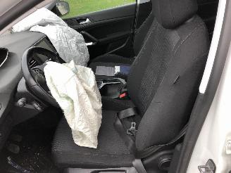 Peugeot 308 1.2 picture 11