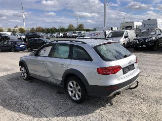 krockskadad bil auto Audi A4 allroad 2.0 TDI 2010/10