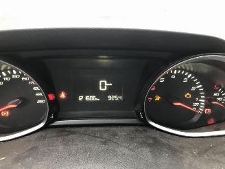 Peugeot 308 1.2 TURBO picture 16