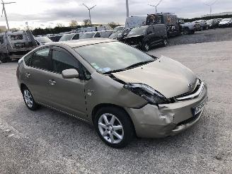 Toyota Prius HYBRIDE picture 2