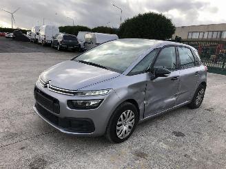 Citroën C4-picasso 1.2 picture 2