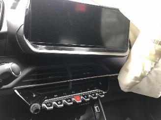 Peugeot 2008 1.2 AUTOMATIQUE picture 22