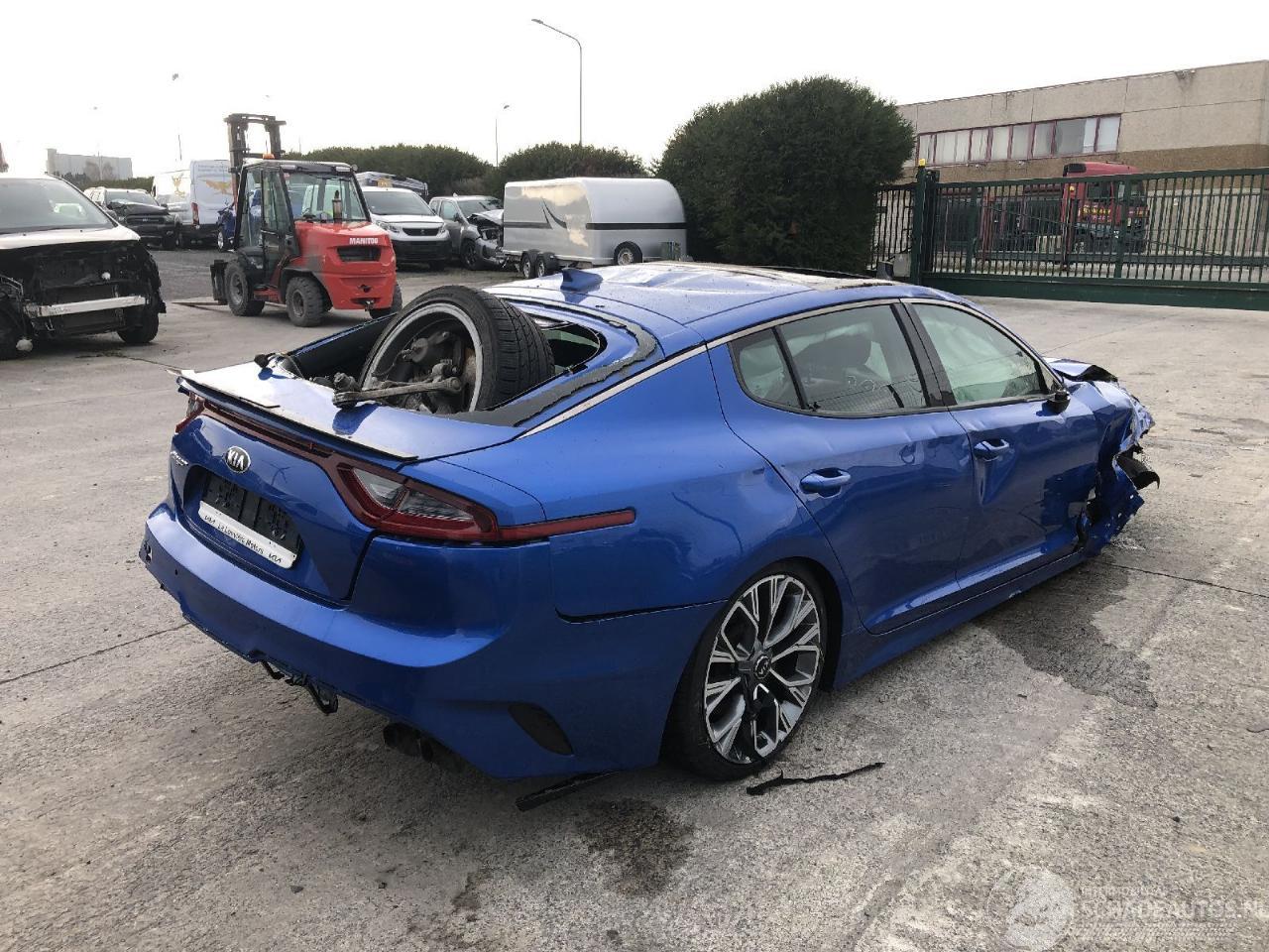 Kia Stinger 2.0 TURBO