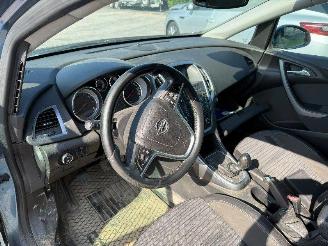 Opel Astra 1.6 cdti   break picture 19