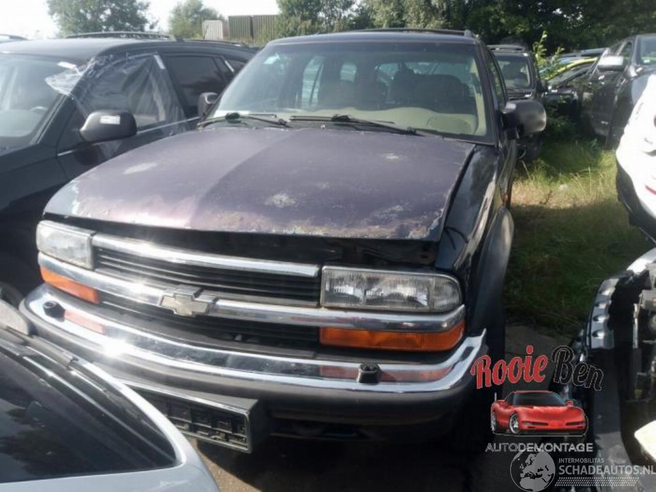 Chevrolet Blazer Blazer S10, SUV, 1996 / 2004 4.3 4x4
