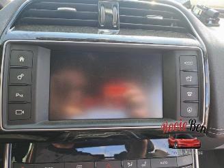 Jaguar XE XE, Sedan, 2015 2.0 200 Turbo 16V picture 11