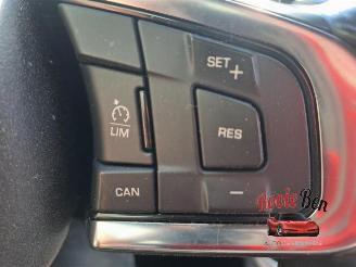 Jaguar XE XE, Sedan, 2015 2.0 200 Turbo 16V picture 12