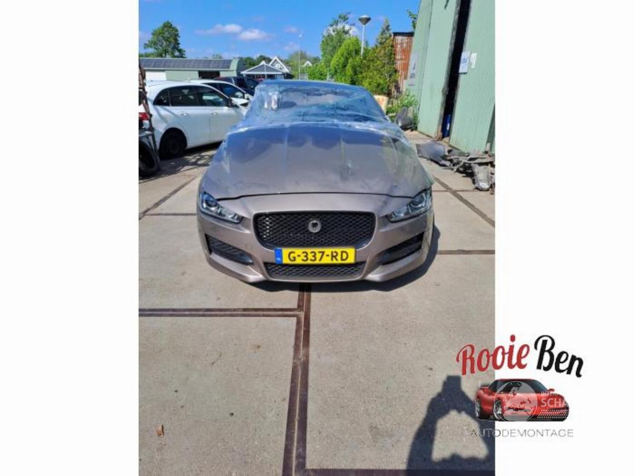Jaguar XE XE, Sedan, 2015 2.0 200 Turbo 16V