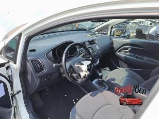 Kia Rio Rio III (UB), Hatchback, 2011 / 2017 1.2 CVVT 16V picture 15