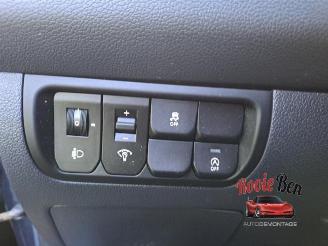 Kia Rio Rio III (UB), Hatchback, 2011 / 2017 1.2 CVVT 16V picture 8