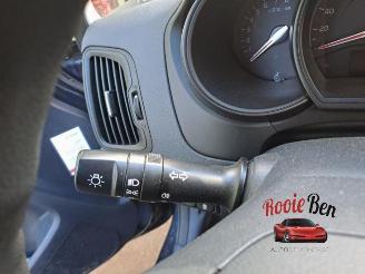 Kia Rio Rio III (UB), Hatchback, 2011 / 2017 1.2 CVVT 16V picture 16