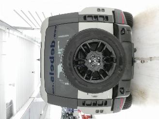 Land Rover Defender  picture 8