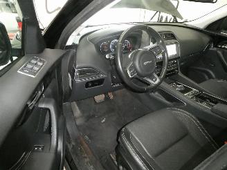 Jaguar F-Pace 2.0D R-SPORT picture 13