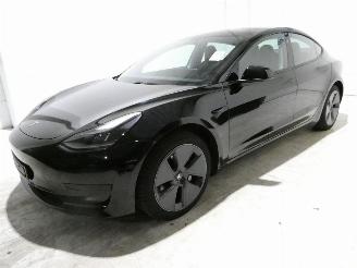 Tesla Model 3  picture 3