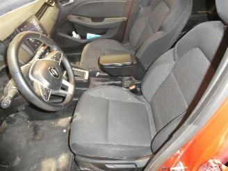 Renault Clio E-TECH HYBRID picture 19