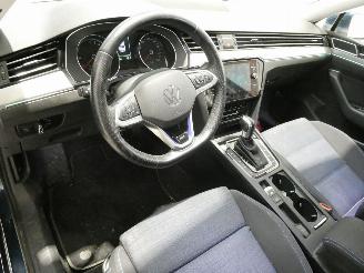 Volkswagen Passat GTE picture 14