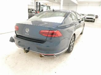 Volkswagen Passat GTE picture 9