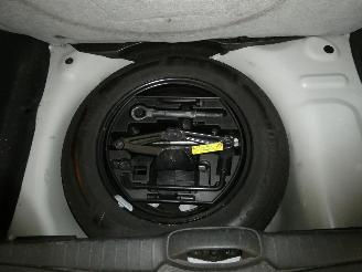 Peugeot 208 1.2 picture 19