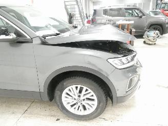 Volkswagen T-Roc LIFE picture 11