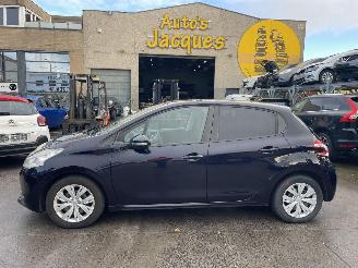 Peugeot 208 1.2I picture 1