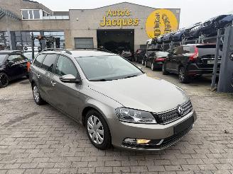 uszkodzony samochody osobowe Volkswagen Passat 1.6 TDI 2012/10