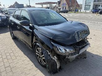 Peugeot 208 1.2I picture 2