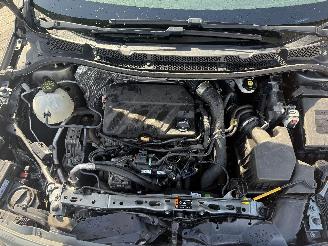 Opel Astra 1.2 B picture 12