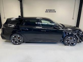 Peugeot 308 PLUGIN/ALLURE picture 3