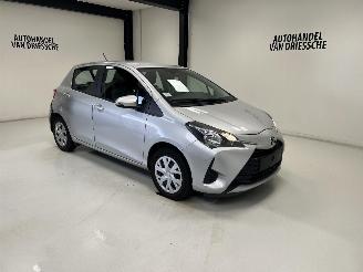 krockskadad bil auto Toyota Yaris AUTOMAAT 2018/12