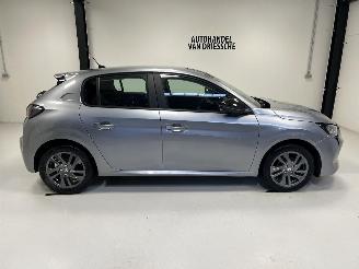 Peugeot 208  picture 2