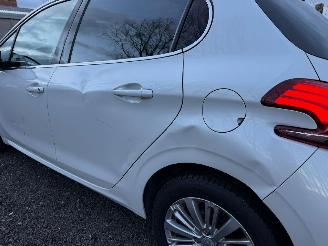 Peugeot 208 ALLURE picture 12