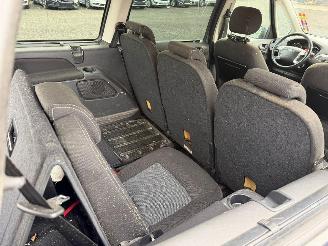 Ford Galaxy GHIA picture 22