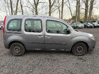 Coche accidentado Renault Kangoo ZEN 2016/5