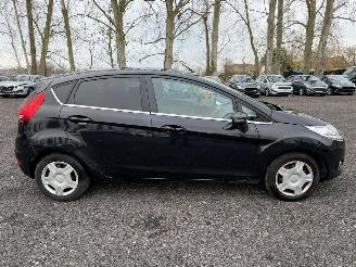 damaged passenger cars Ford Fiesta TITANIUM 2009/4