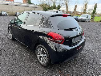 Peugeot 208 ALLURE picture 10