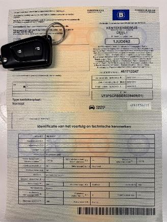 Peugeot 108 1.0 picture 33