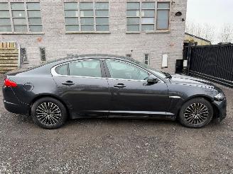 Vaurioauto  passenger cars Jaguar XF 2.2 D 2013/1