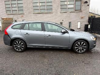 Damaged car Volvo V-60 V 60 KINETIC 2018/1