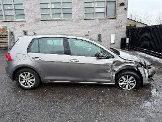 Coche accidentado Volkswagen Golf TRENDLINE 2013/10