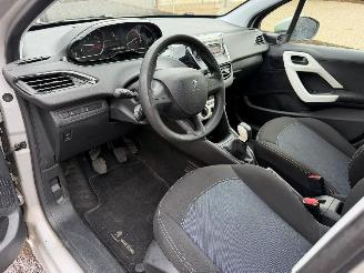 Peugeot 208 1.2 I picture 24