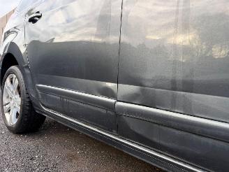 Peugeot 5008 ALLURE picture 4