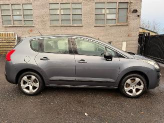 damaged passenger cars Peugeot 3008 PREMIUM 2011/5